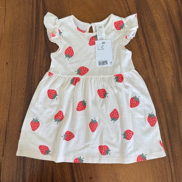 NWT H&M Strawberry Print Baby Girl Dress - Size 9M - Picture 1 of 3